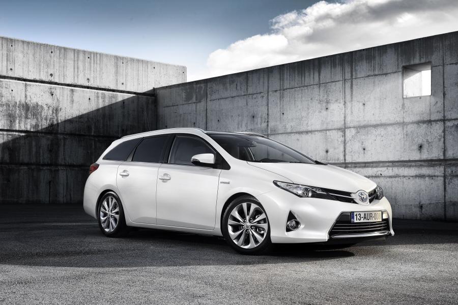  Toyota Auris Touring Sports 2013 года  (фото 13 из 23)